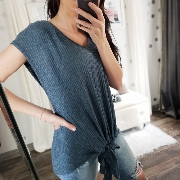 Last1️⃣Brooklyn V-neck Waffle Knit Top Self Tie - Picture 5 of 8